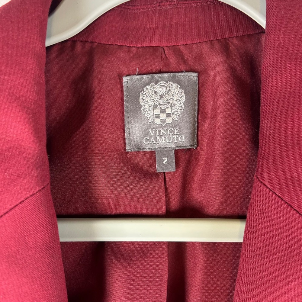 Vince Camuto Womens Burgundy Single Button Blazer Gold Crest Buttons Size 2 - Picture 2 of 4
